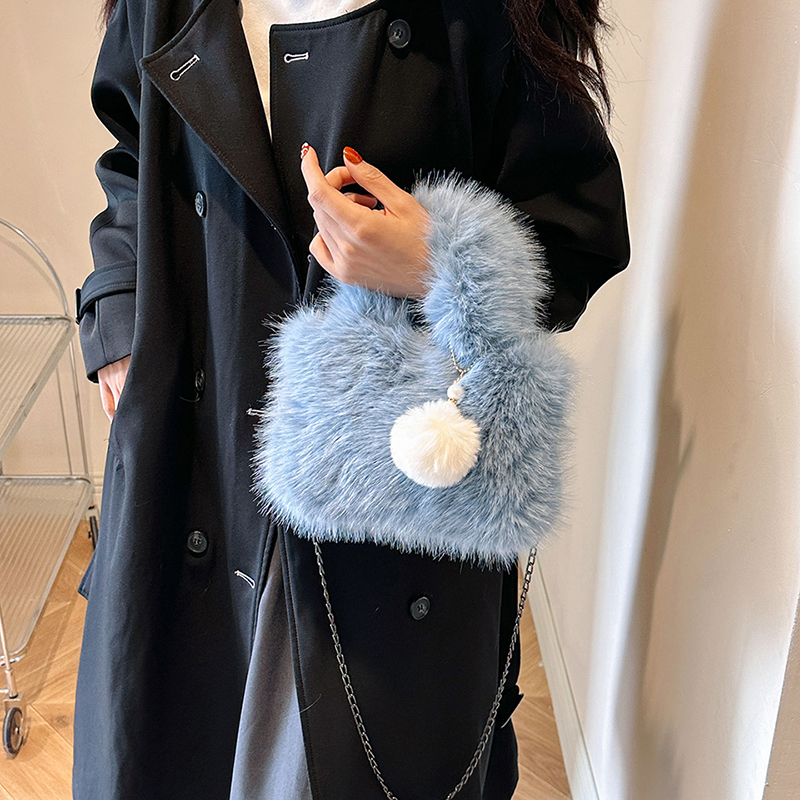 Women's Plush Solid Color Cute Classic Style Streetwear Fluff Ball Sewing Thread Chain Square Magnetic Buckle Handbag display picture 10