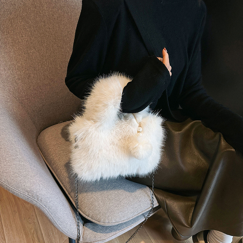 Women's Plush Solid Color Cute Classic Style Streetwear Fluff Ball Sewing Thread Chain Square Magnetic Buckle Handbag display picture 20