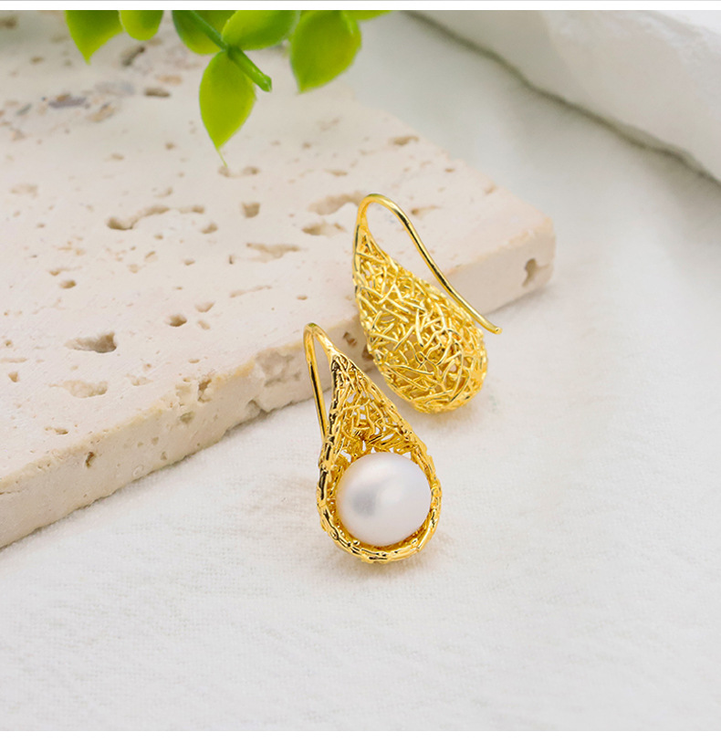 1 Pair Simple Style Commute Solid Color Plating Inlay Freshwater Pearl Copper Pearl 18k Gold Plated Drop Earrings display picture 2