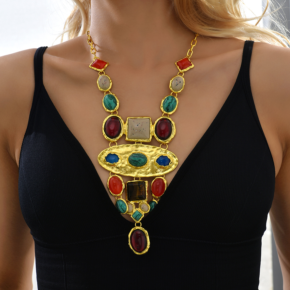 Elegant Luxurious Ethnic Style Geometric Artificial Gemstones Zinc Alloy Wholesale Pendant Necklace display picture 4