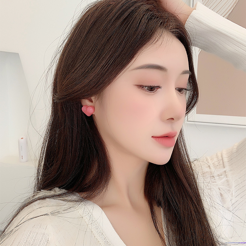1 Pair Sweet Heart Shape Resin Ear Studs display picture 5