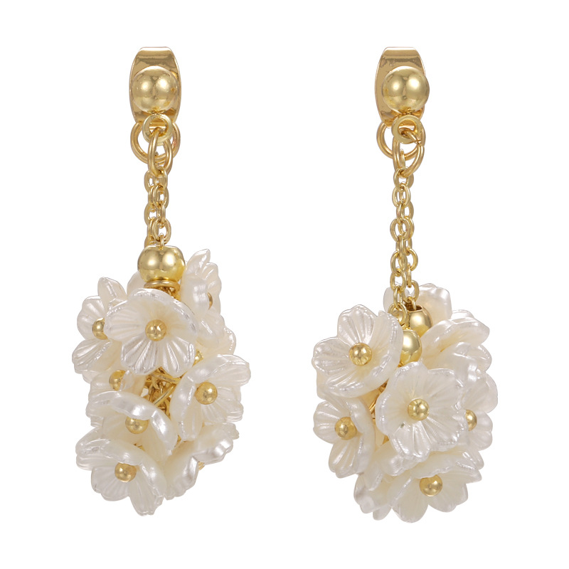 1 Piece Glam Lady Flower Alloy Plastic Gold Plated Drop Earrings display picture 1