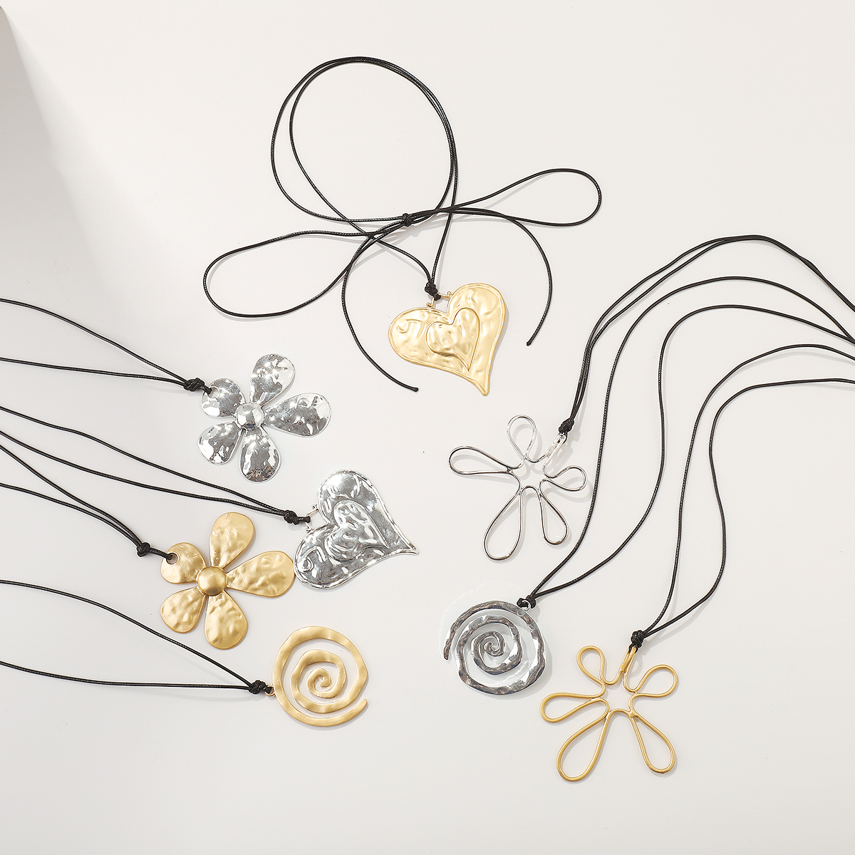 Übertrieben Moderner Stil Einfacher Stil Herzform Blume Legierung Großhandel Halskette Mit Anhänger display picture 3