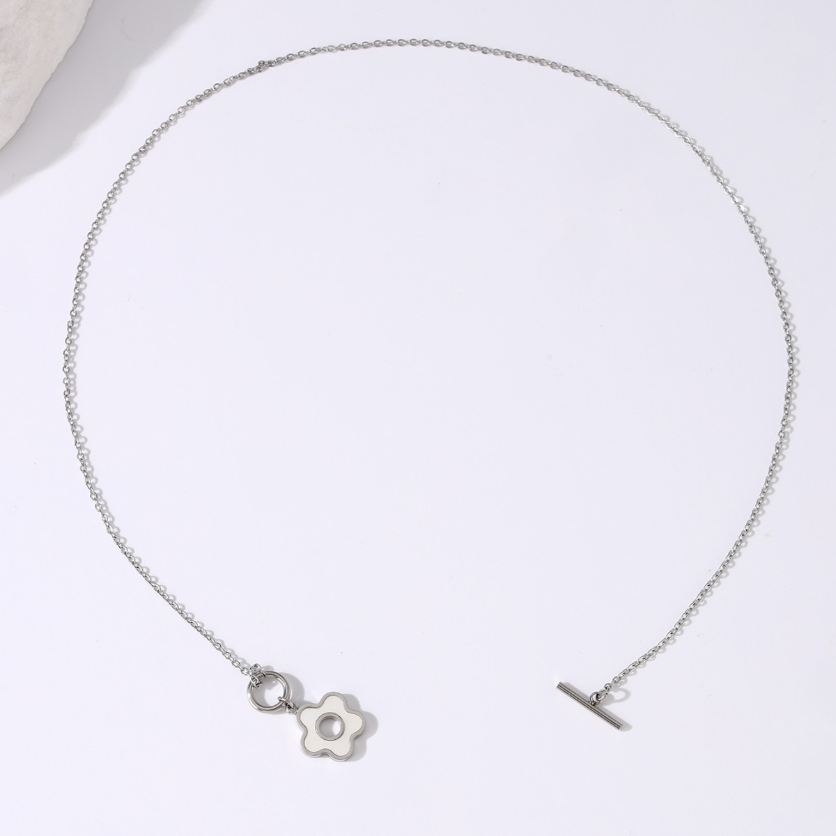 Wholesale Simple Style Flower Stainless Steel Inlay Shell Necklace display picture 1