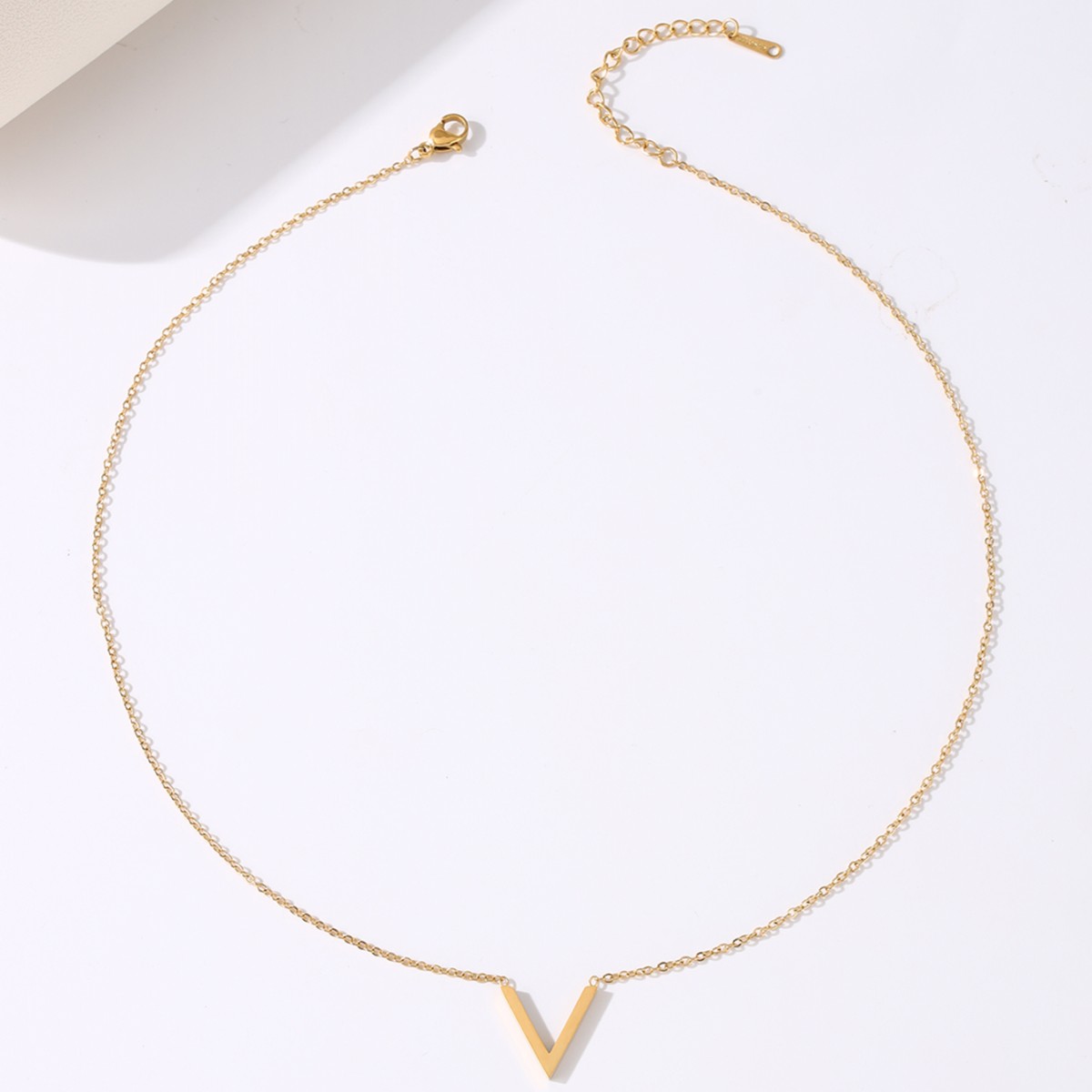 Simple Style V Shape Stainless Steel Plating 18k Gold Plated Necklace display picture 5