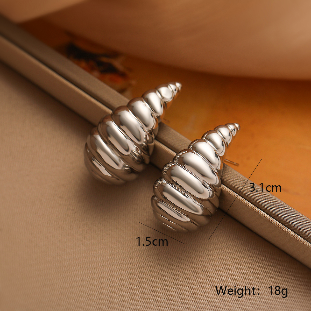 1 Pair Retro Simple Style Commute Geometric Plating Copper 18k Gold Plated Ear Studs display picture 3