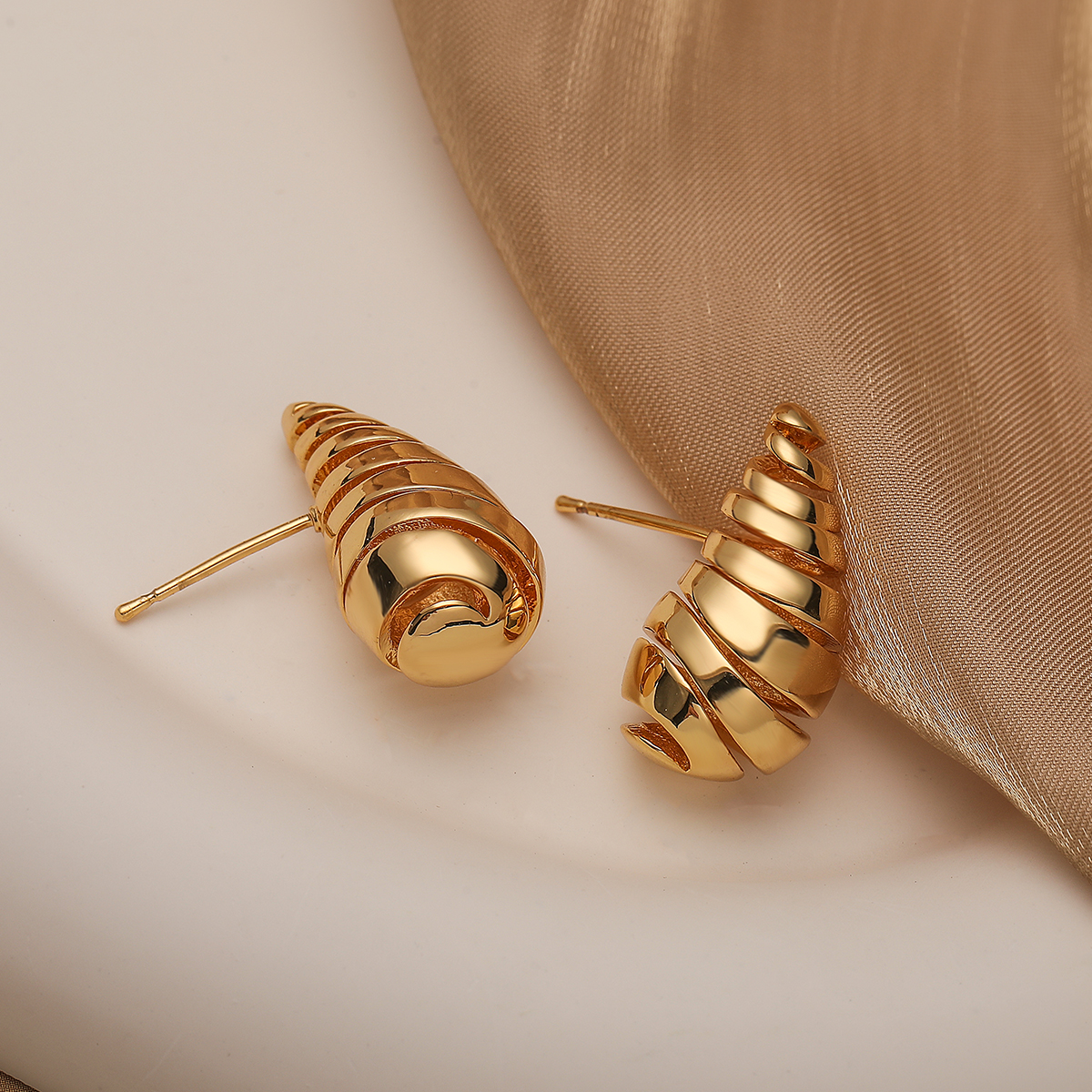 1 Pair Simple Style Roman Style Geometric Plating Copper 18k Gold Plated Ear Studs display picture 5