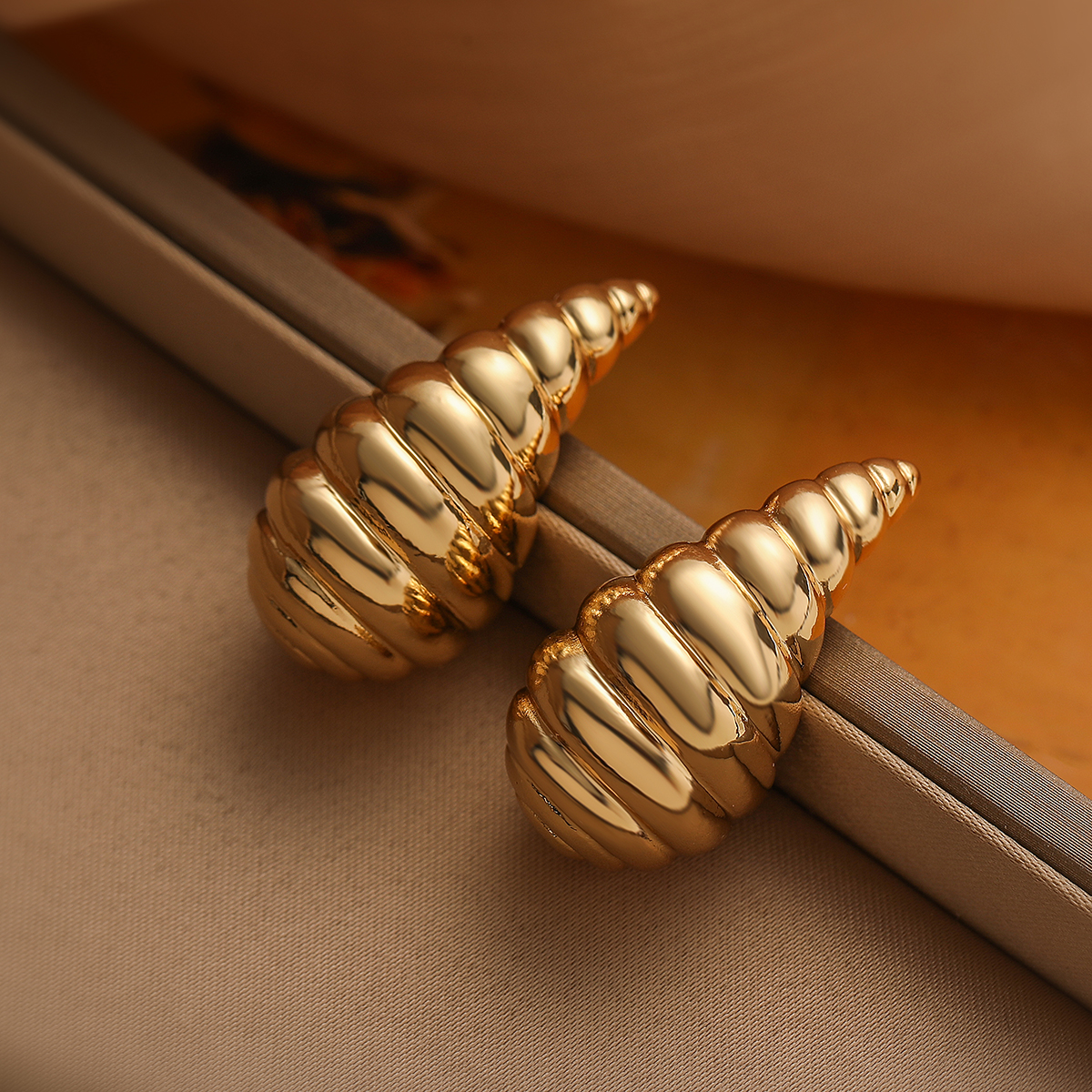 1 Pair Simple Style Roman Style Geometric Plating Copper 18k Gold Plated Ear Studs display picture 6