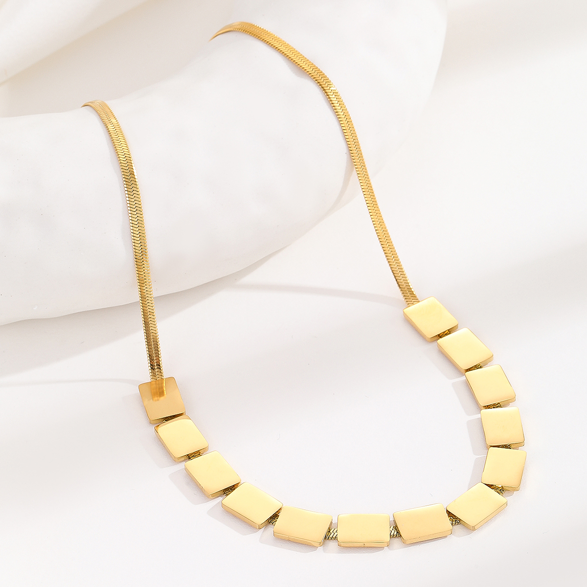 Großhandel Einfacher Stil Einfarbig Rostfreier Stahl Überzug 18 Karat Vergoldet Halskette display picture 3