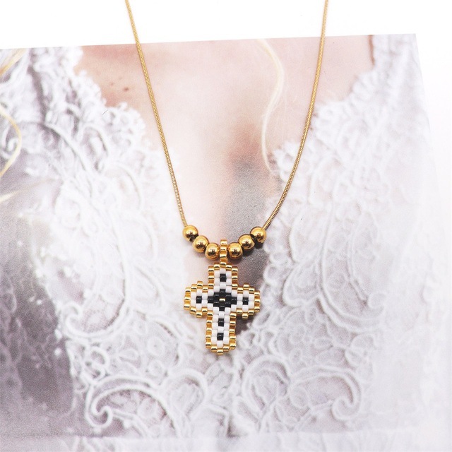 Stainless Steel Glass IG Style Simple Style Beaded Knitting Plating Cross Pendant Necklace display picture 5