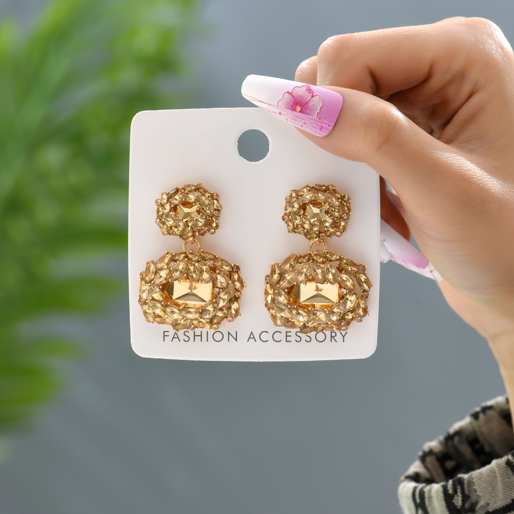 1 Pair Luxurious Punk Square Plating Inlay Zinc Alloy Rhinestones Gold Plated Dangling Earrings display picture 3