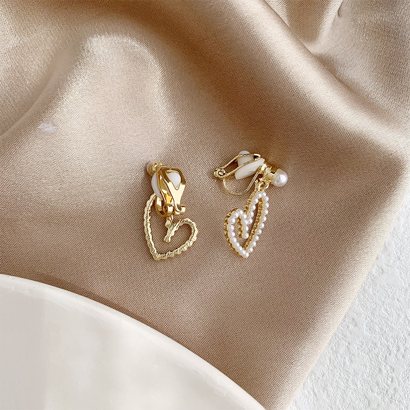 1 Paar Süss Einfacher Stil Herzform Überzug Legierung Künstliche Perlen Vergoldet Ohrclips Ohrstecker display picture 5