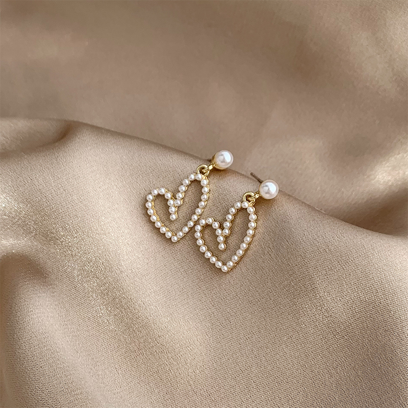 1 Pair Sweet Simple Style Heart Shape Plating Alloy Artificial Pearls Gold Plated Ear Cuffs Ear Studs display picture 6