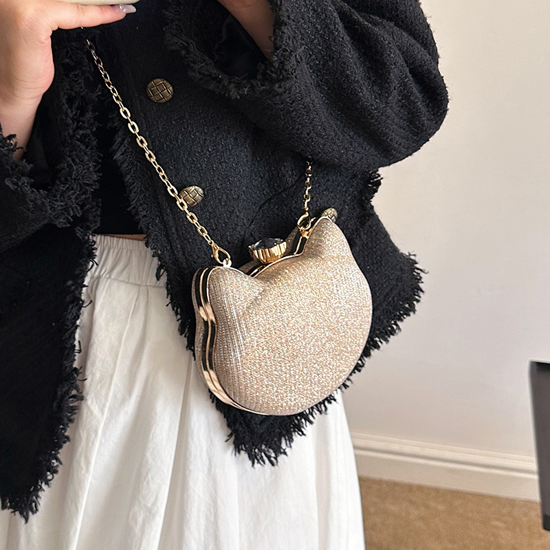 Women's Pvc Solid Color Classic Style Sequins Semicircle Clasp Frame Shoulder Bag display picture 6
