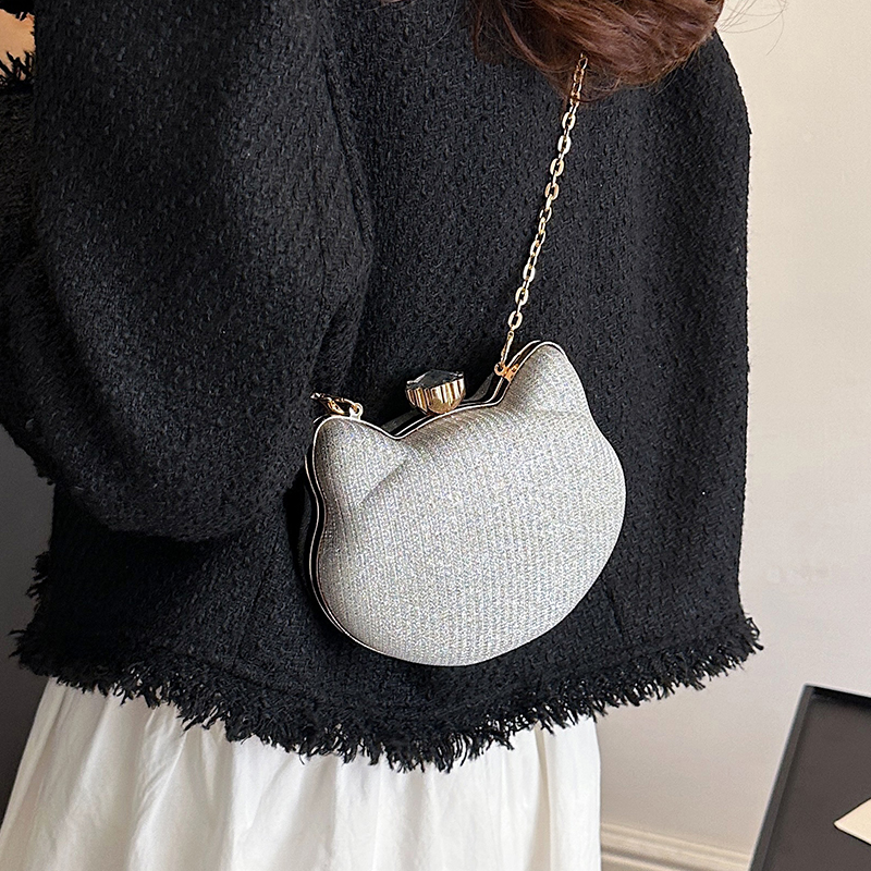Women's Pvc Solid Color Classic Style Sequins Semicircle Clasp Frame Shoulder Bag display picture 4