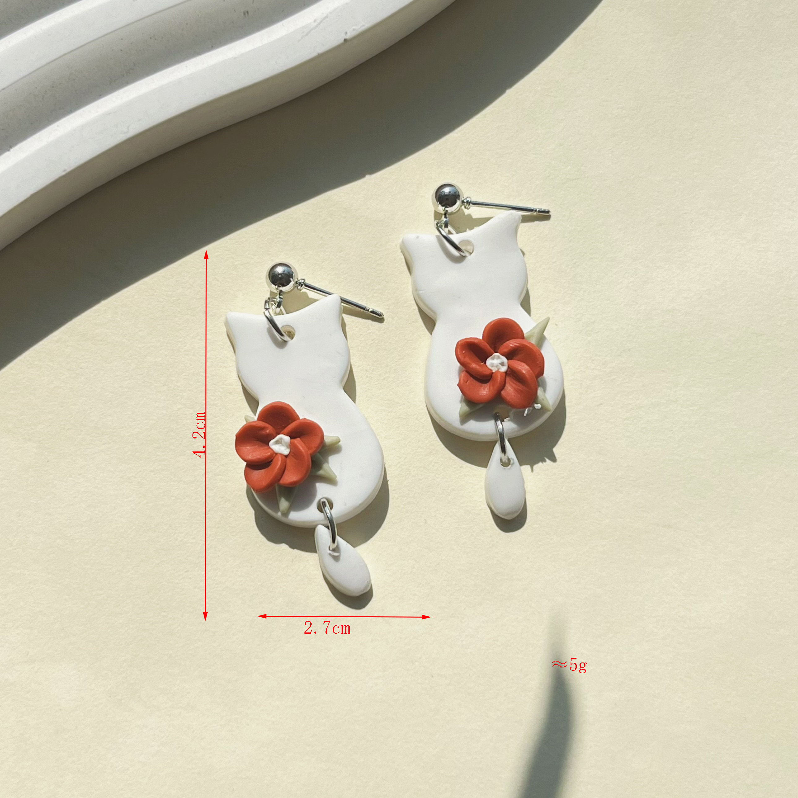 1 Pair Cute Sweet Cat Flower Asymmetrical Irregular Alloy Soft Clay 14k Gold Plated Dangling Earrings display picture 4