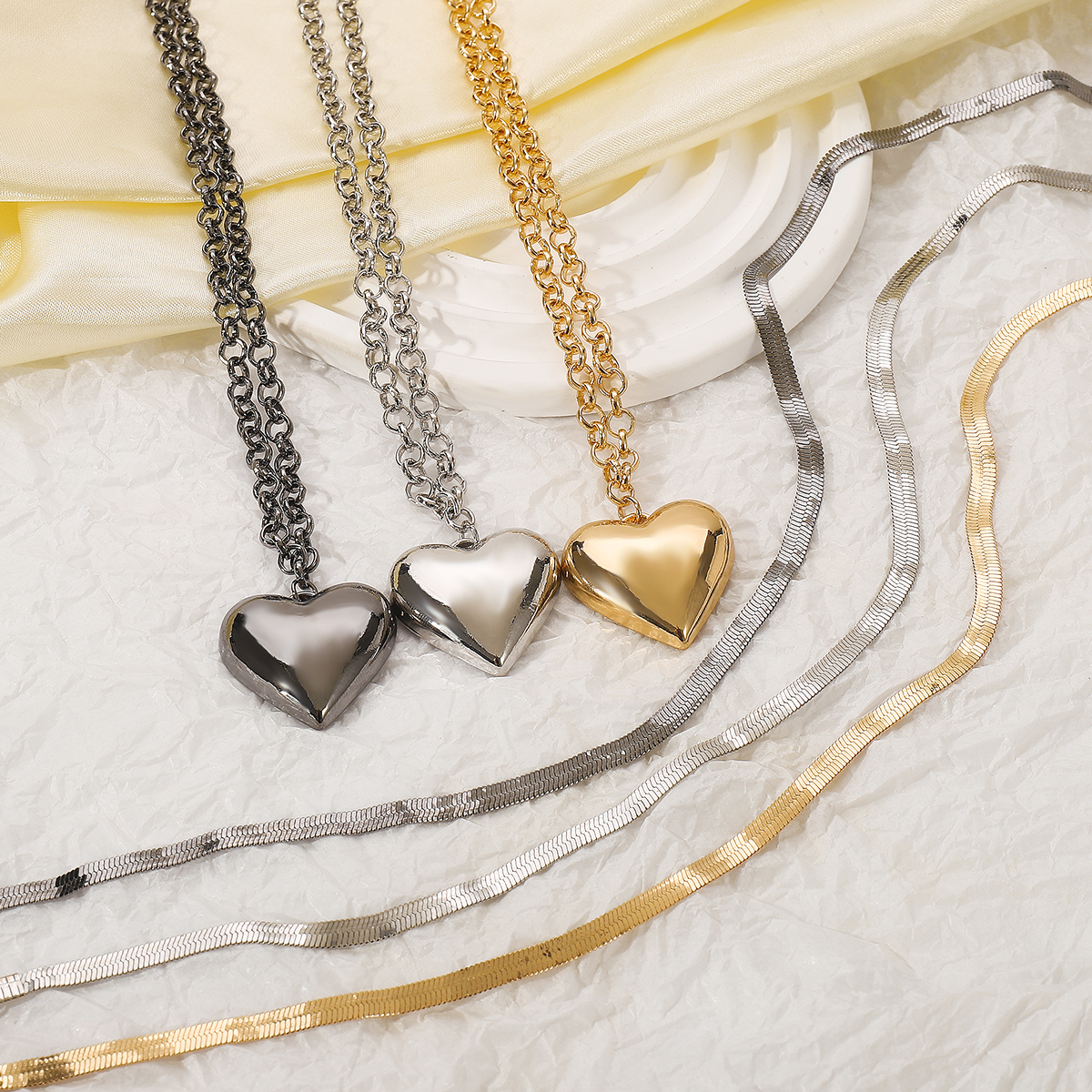 Modern Style Sweet Simple Style Heart Shape Alloy Women's Bracelets Necklace display picture 3