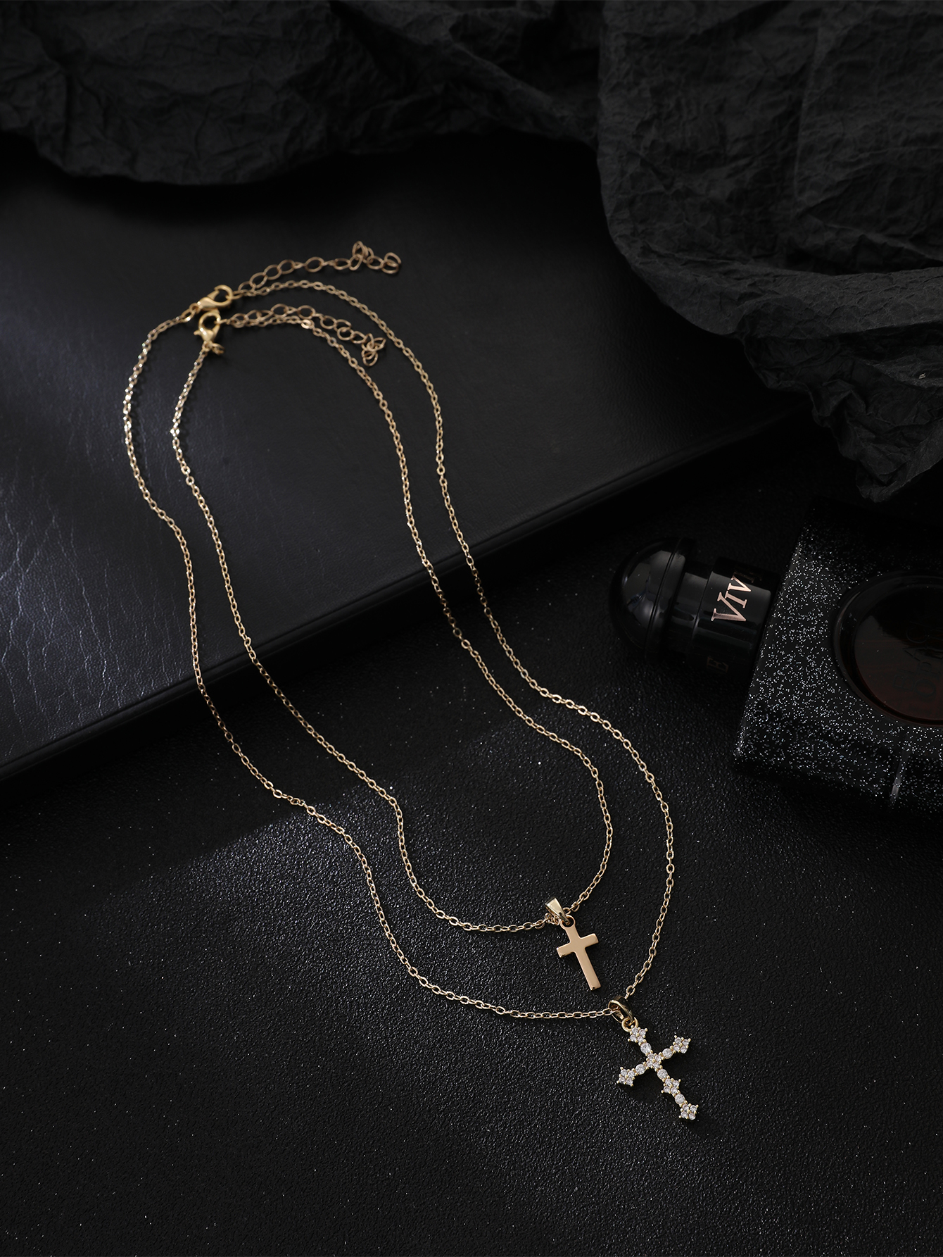 Elegant Streetwear Cross Copper Inlay Zircon Pendant Necklace display picture 2