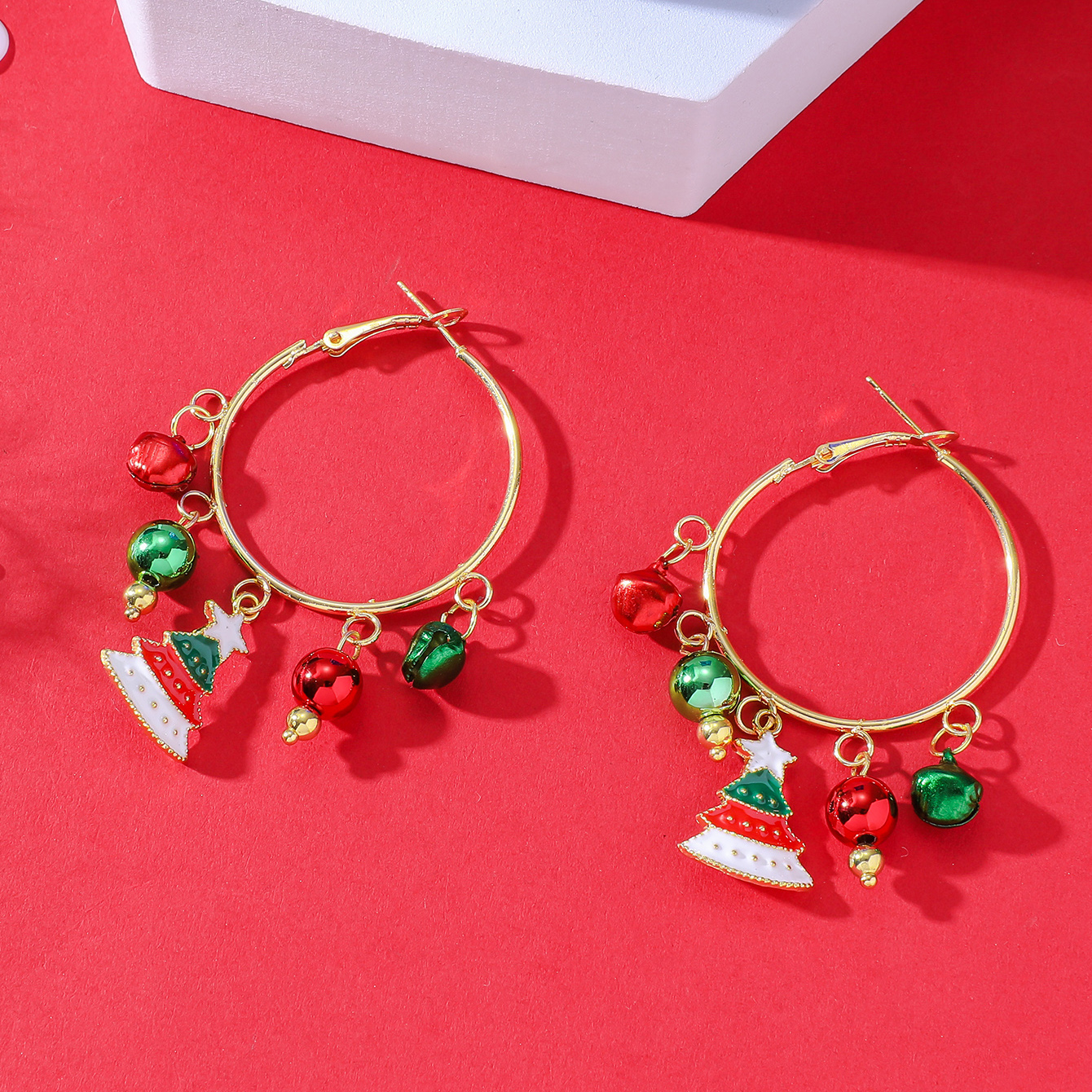 Wholesale Jewelry Cute Christmas Tree Alloy Gold Plated Enamel Hoop Earrings display picture 1