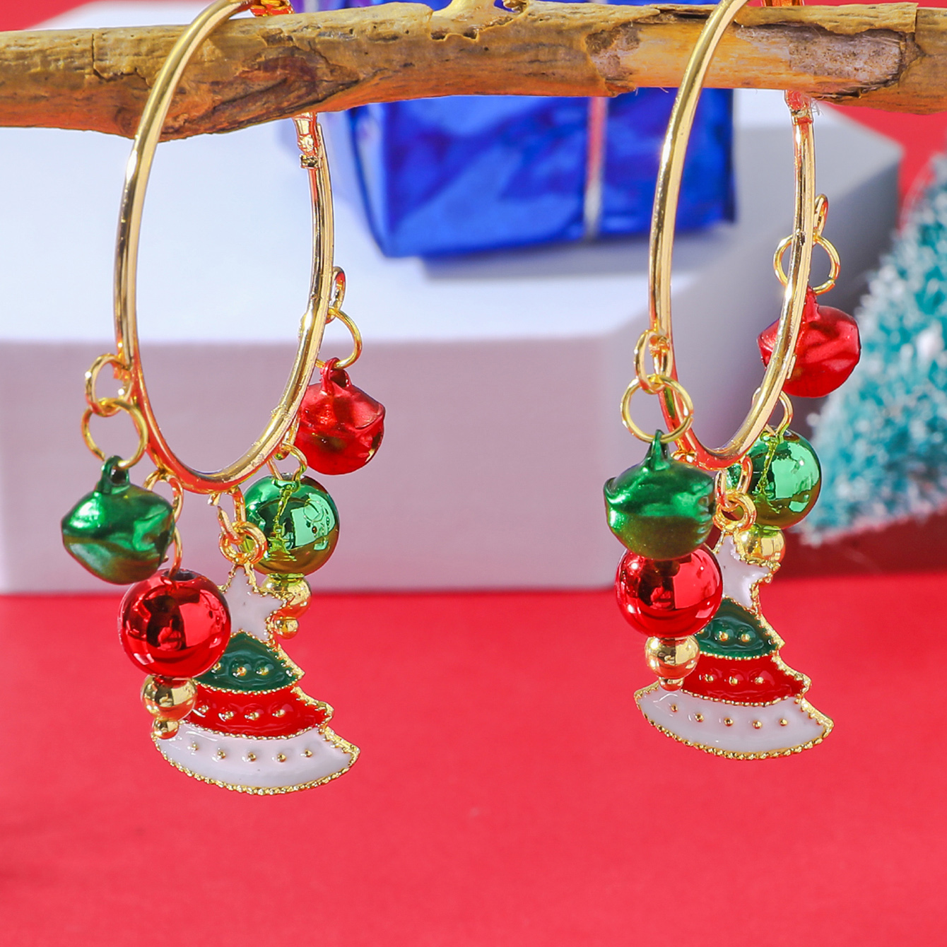 Wholesale Jewelry Cute Christmas Tree Alloy Gold Plated Enamel Hoop Earrings display picture 3