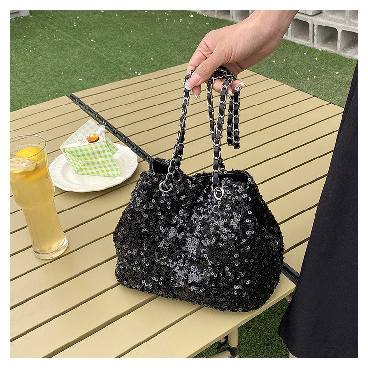Women's Special Material Sequins Vintage Style Bucket String Bucket Bag display picture 4