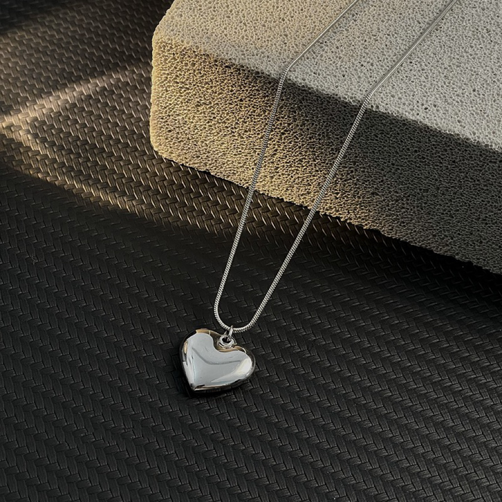 De Gros Style Simple Forme De Cœur Acier Inoxydable Placage Évider Pendentif display picture 15