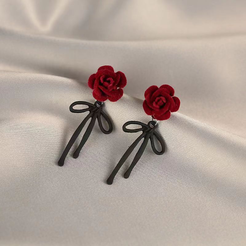 1 Pair Elegant Glam Rose Bow Knot Patchwork Alloy Drop Earrings display picture 3