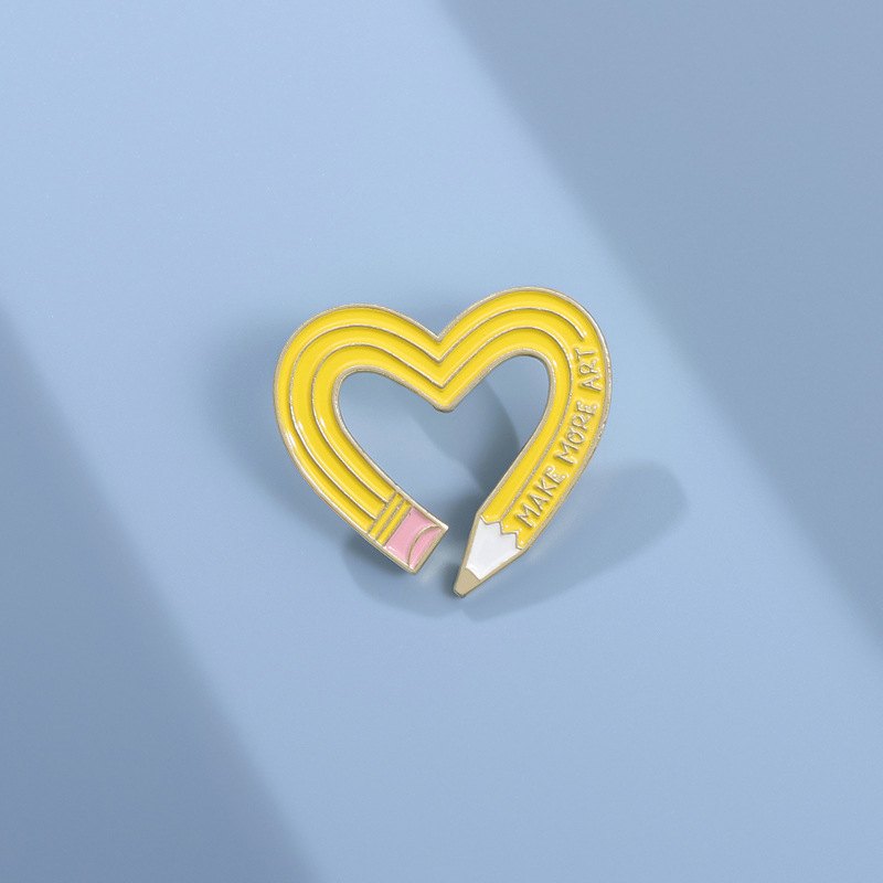 Simple Style Heart Shape Alloy Plating Unisex Brooches display picture 2