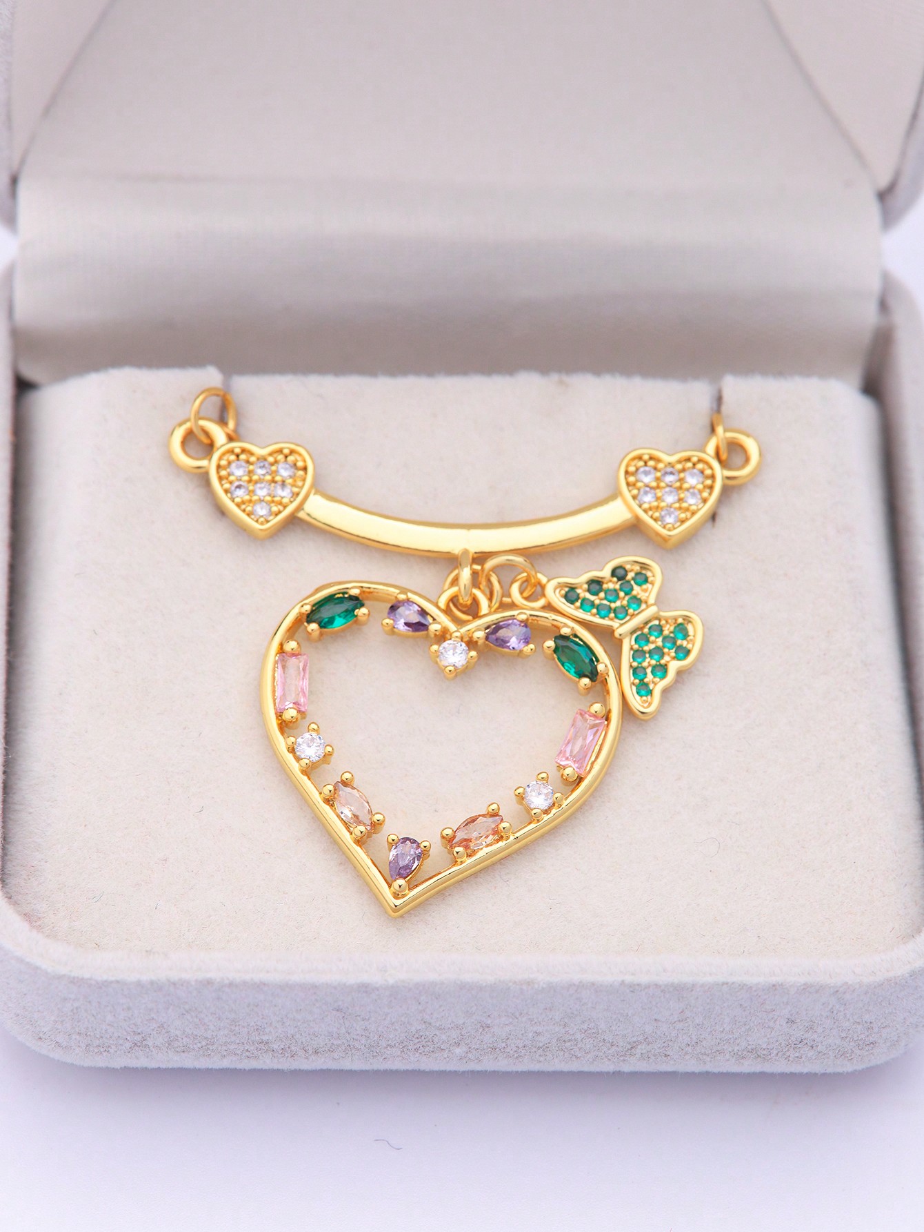 Ig Style Retro Heart Shape Stainless Steel Brass Plating Inlay Artificial Gemstones 18k Gold Plated Charms Pendant Necklace display picture 3