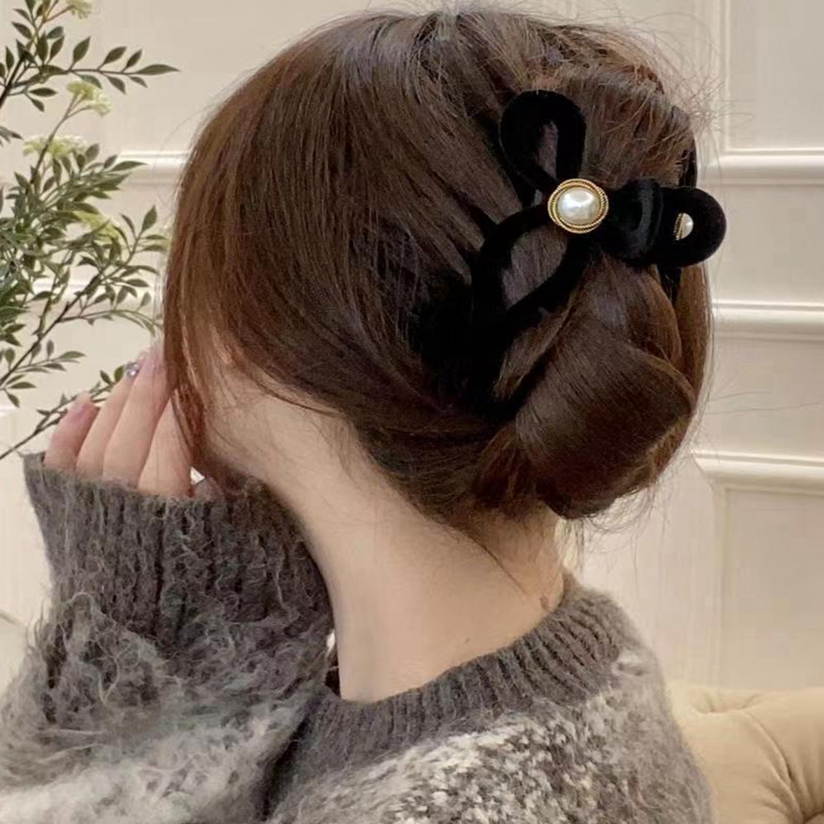 Simple Style Bow Knot Twist Imitation Pearl Cloth Hair Claws display picture 4