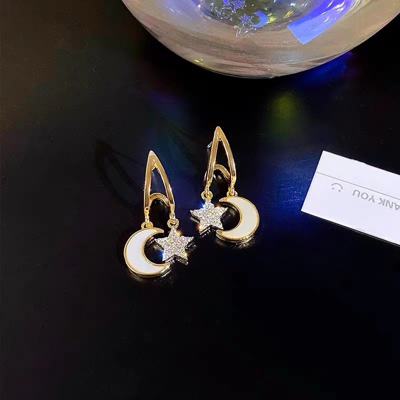 1 Pair Simple Style Moon Inlay Alloy Rhinestones Drop Earrings display picture 4