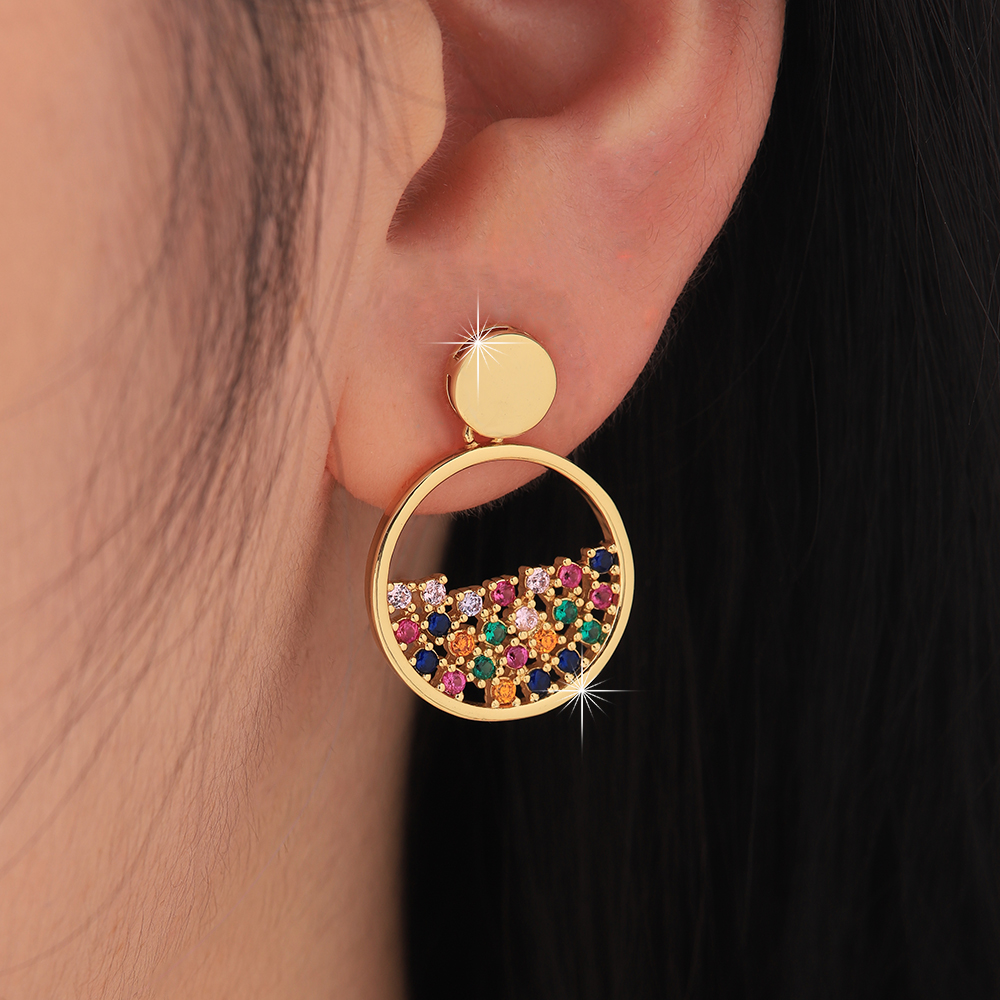 1 Pair Ig Style Elegant Streetwear Round Plating Inlay Brass Zircon 18k Gold Plated Ear Studs display picture 1
