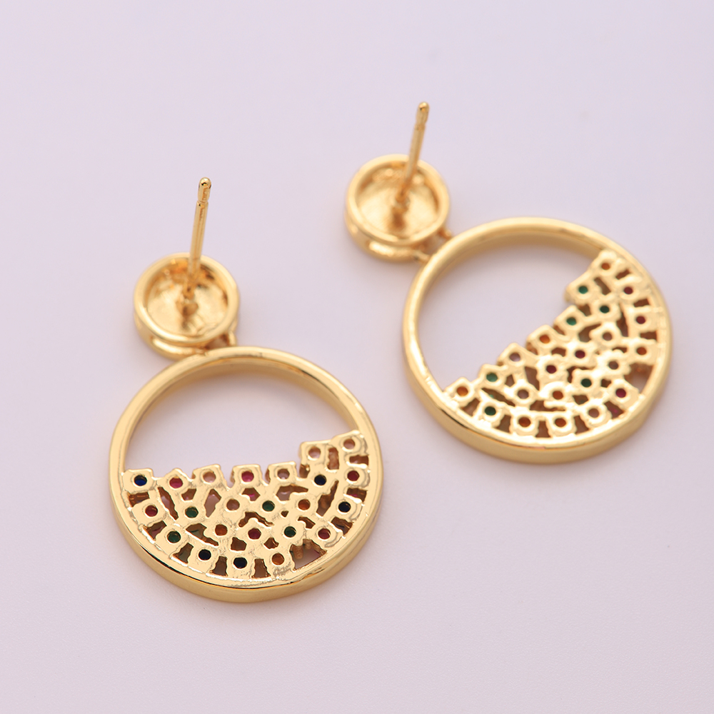 1 Pair Ig Style Elegant Streetwear Round Plating Inlay Brass Zircon 18k Gold Plated Ear Studs display picture 4