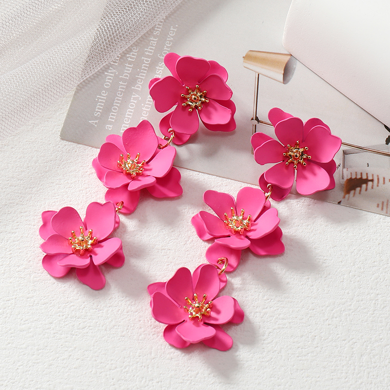 1 Pair Simple Style Classic Style Flower Plating Alloy Gold Plated Drop Earrings display picture 5
