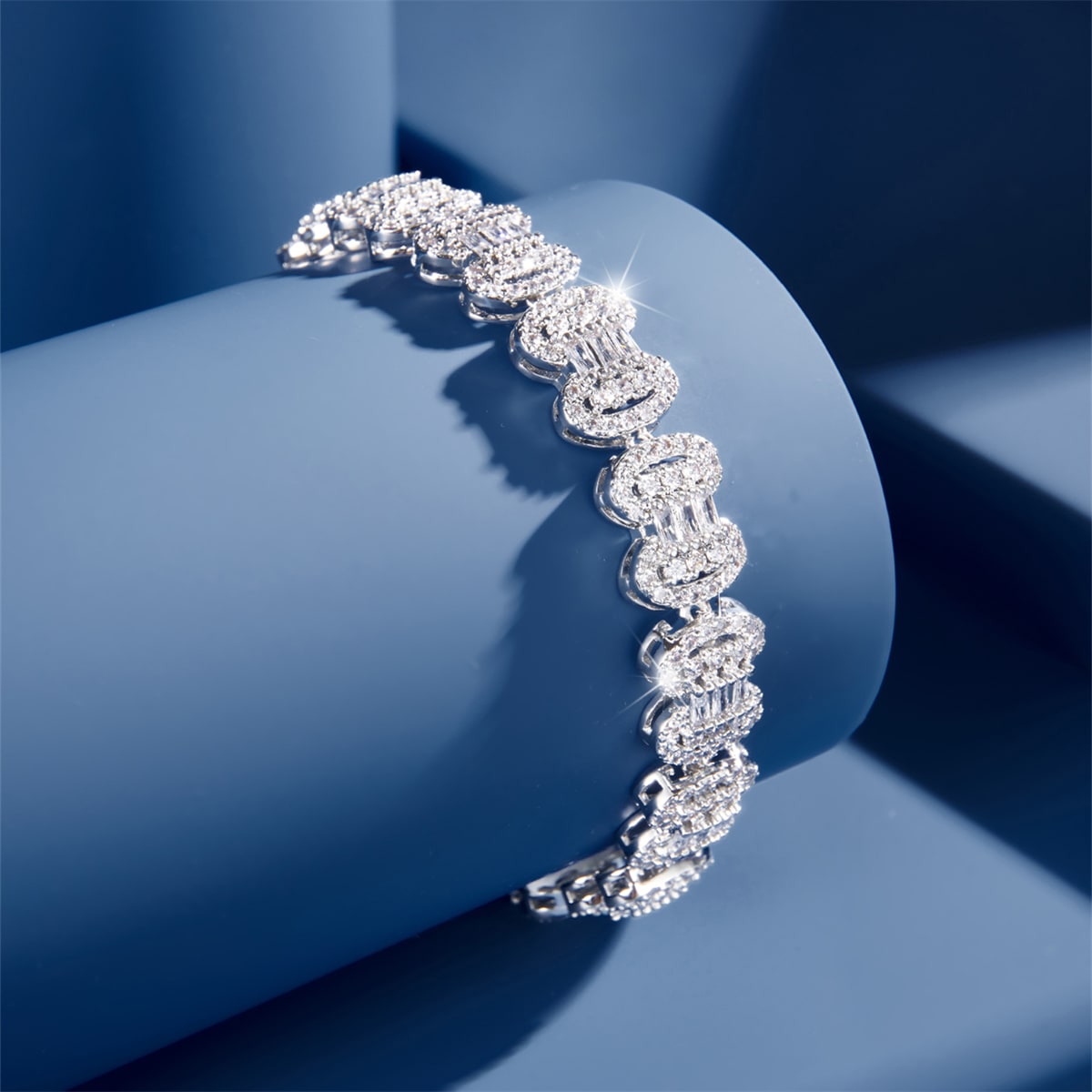 Élégant Glamour Couleur Unie Laiton Placage Incruster Zircon Or Blanc Plaqué Bracelets display picture 1