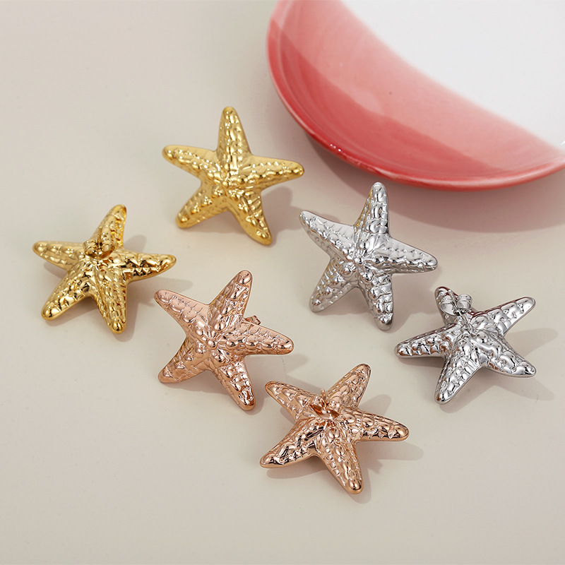 1 Pair Simple Style Classic Style Starfish Plating Titanium Steel 18K Gold Plated Ear Studs display picture 1