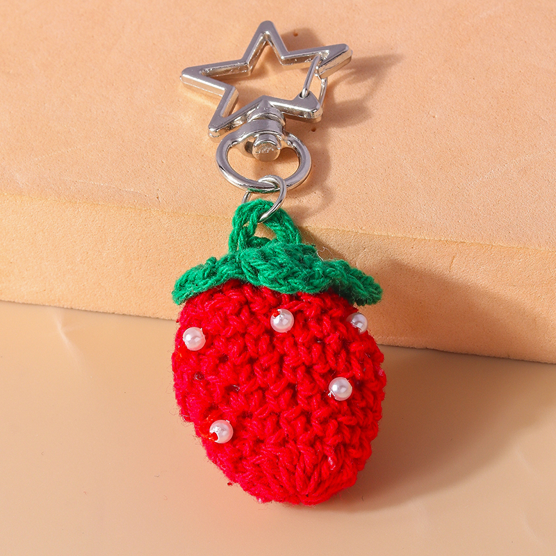 Süß Erdbeere Stricken Zinklegierung Taschenanhänger Schlüsselbund display picture 3