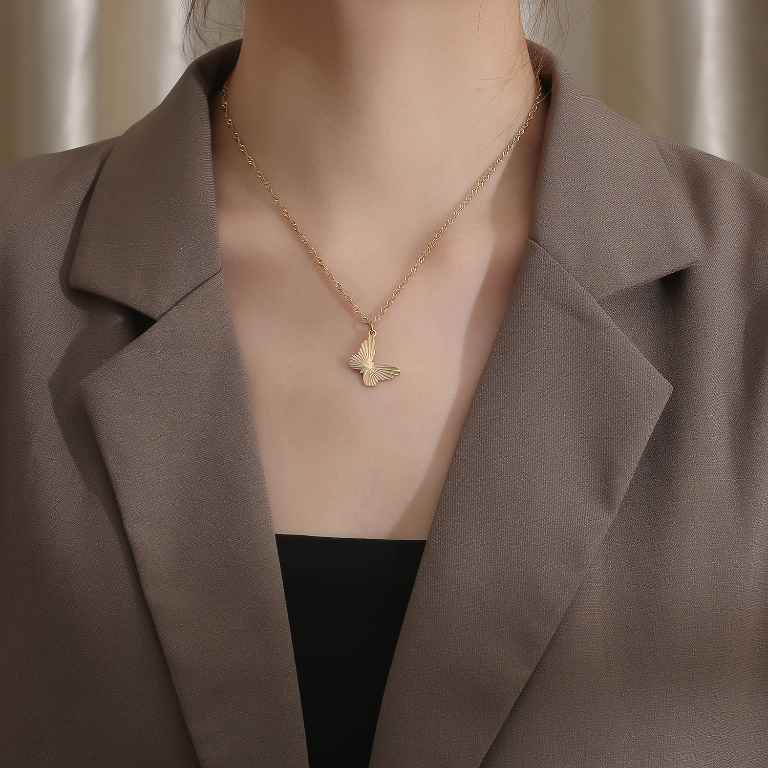 Edelstahl 304 18 Karat Vergoldet IG-Stil Süss Überzug Carving Herzform Halskette Mit Anhänger display picture 9