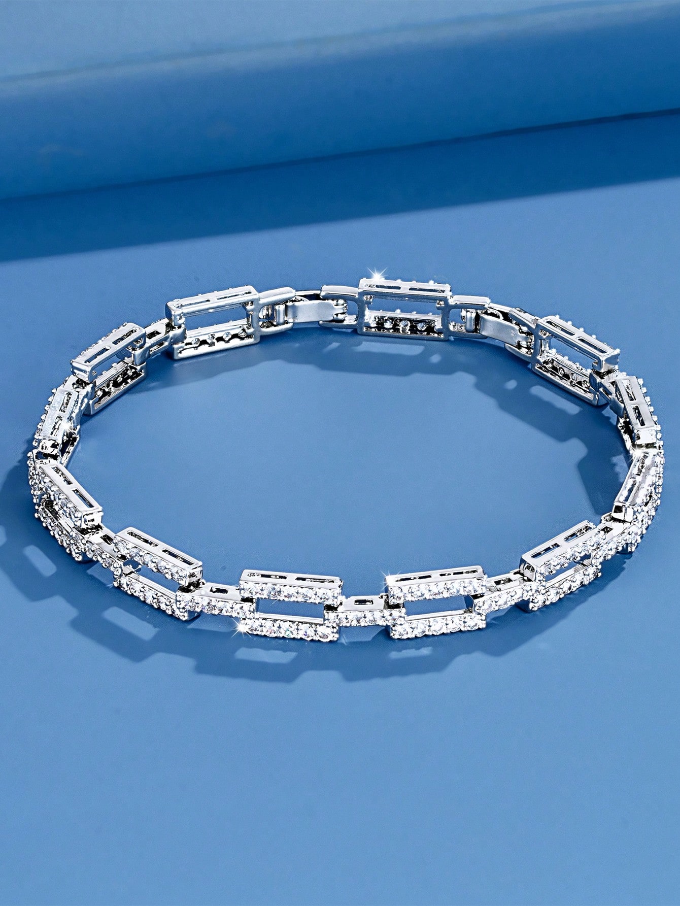 Elegant Glam Lady Geometric Brass Plating Inlay Zircon White Gold Plated Bracelets display picture 3