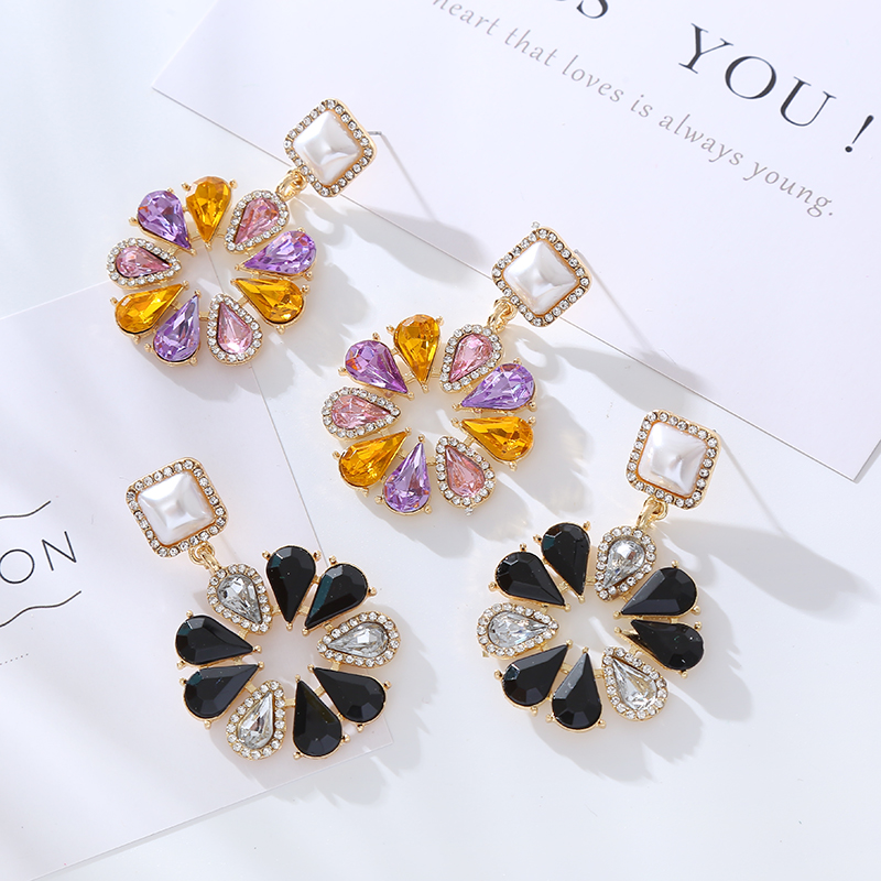 1 Pair Elegant Luxurious Flower Inlay Imitation Pearl Alloy Rhinestones Drop Earrings display picture 4