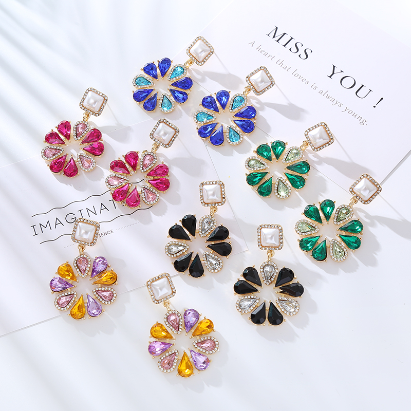 1 Pair Elegant Luxurious Flower Inlay Imitation Pearl Alloy Rhinestones Drop Earrings display picture 2