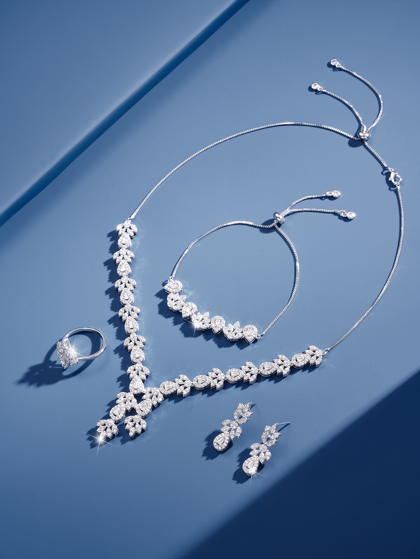Elegant Glam Hochzeit Geometrisch Messing Überzug Inlay Zirkon Weißgold Plattiert Ringe Ohrringe Halskette display picture 1