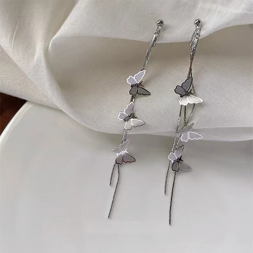 1 Pair Simple Style Classic Style Butterfly Plating Alloy White Gold Plated Drop Earrings display picture 5