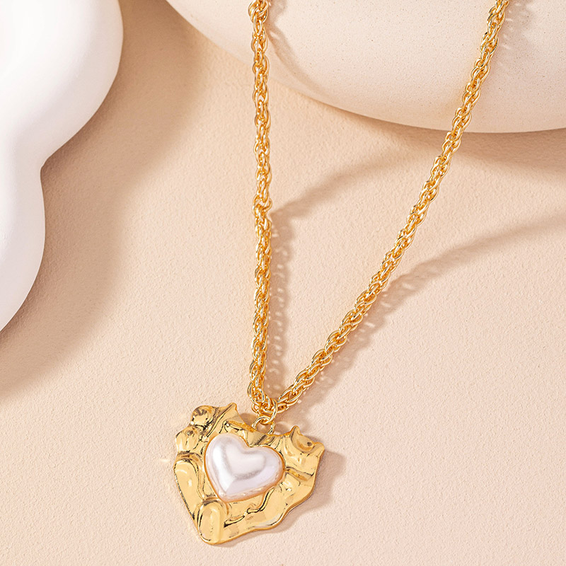 Retro Luxurious Commute Heart Shape Pearl Alloy Wholesale Pendant Necklace display picture 1