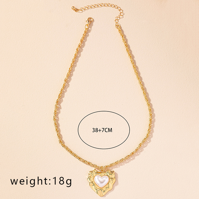 Retro Luxurious Commute Heart Shape Pearl Alloy Wholesale Pendant Necklace display picture 5
