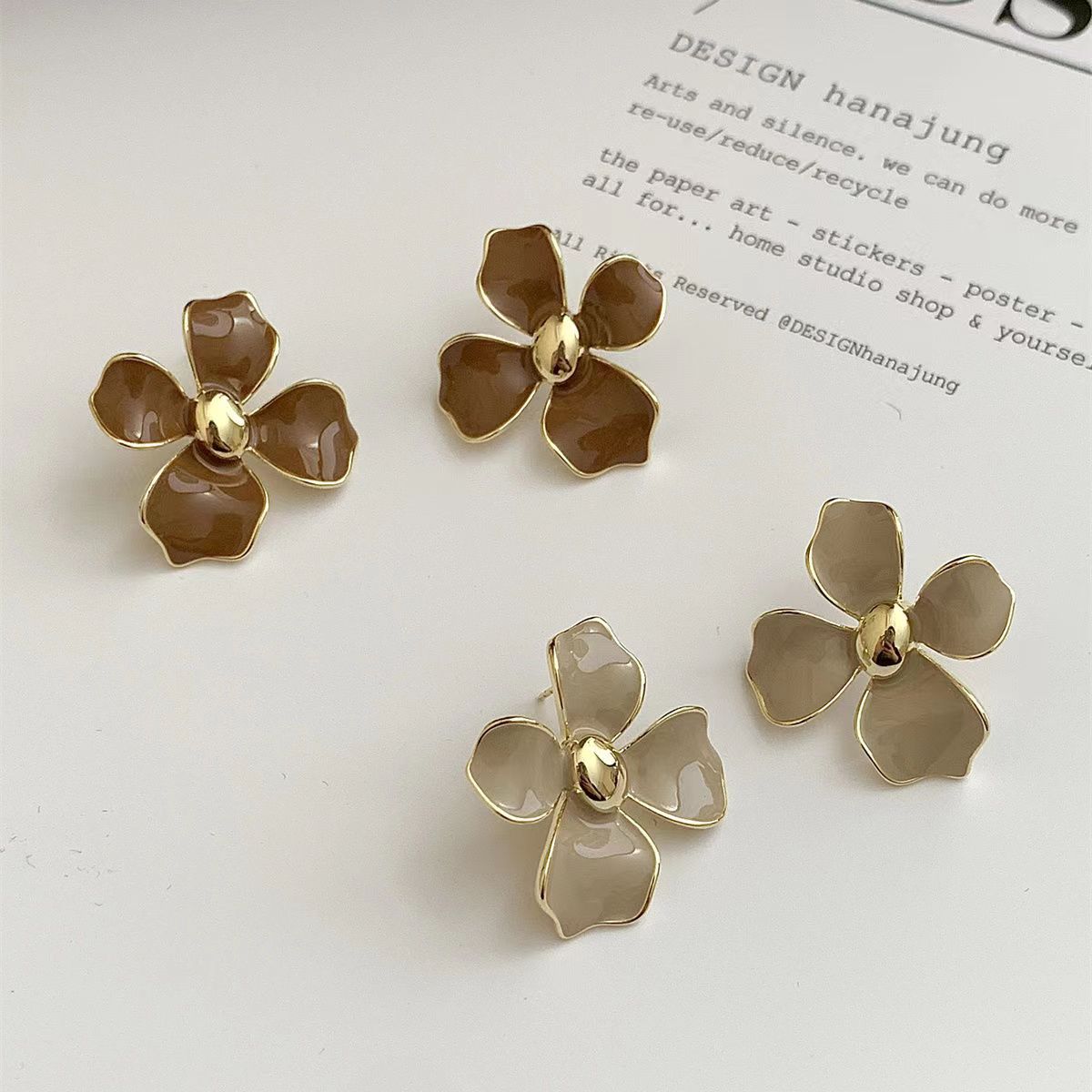 1 Pair Simple Style Commute Flower Plating Alloy Gold Plated Ear Studs display picture 2