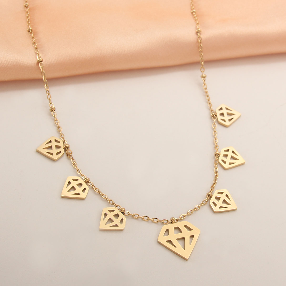 304 Stainless Steel 18K Gold Plated Simple Style Solid Color Plating Heart Shape Symbol Necklace display picture 4