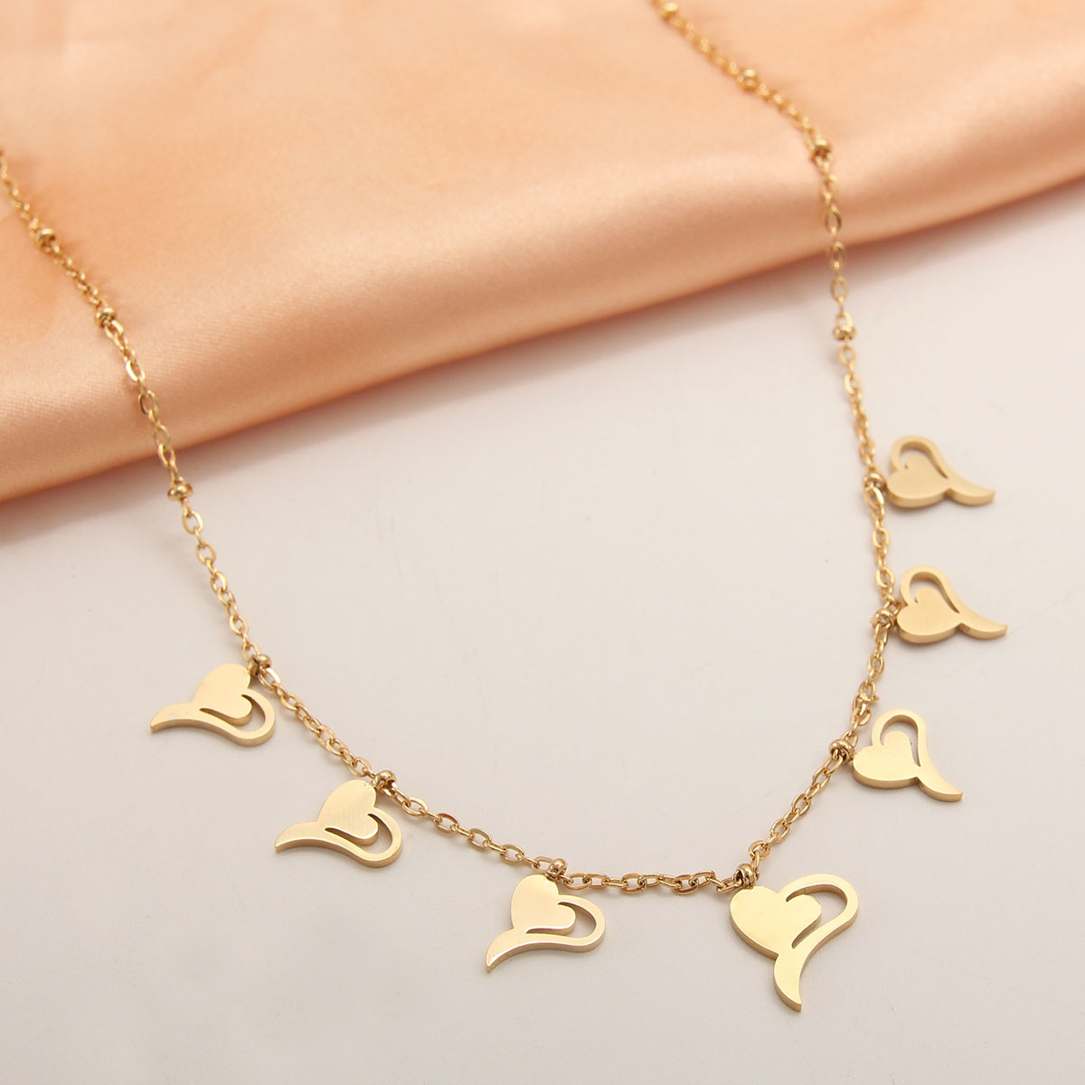 304 Stainless Steel 18K Gold Plated Simple Style Solid Color Plating Heart Shape Symbol Necklace display picture 3