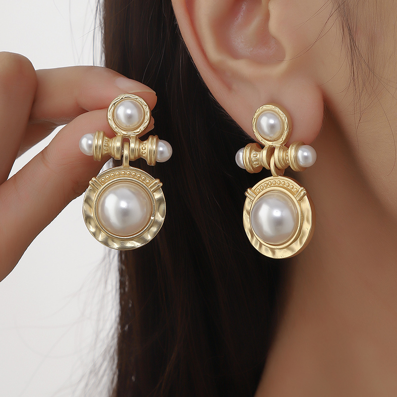 1 Pair Elegant Pastoral Streetwear Geometric Plating Inlay Alloy Resin Gold Plated Drop Earrings display picture 6