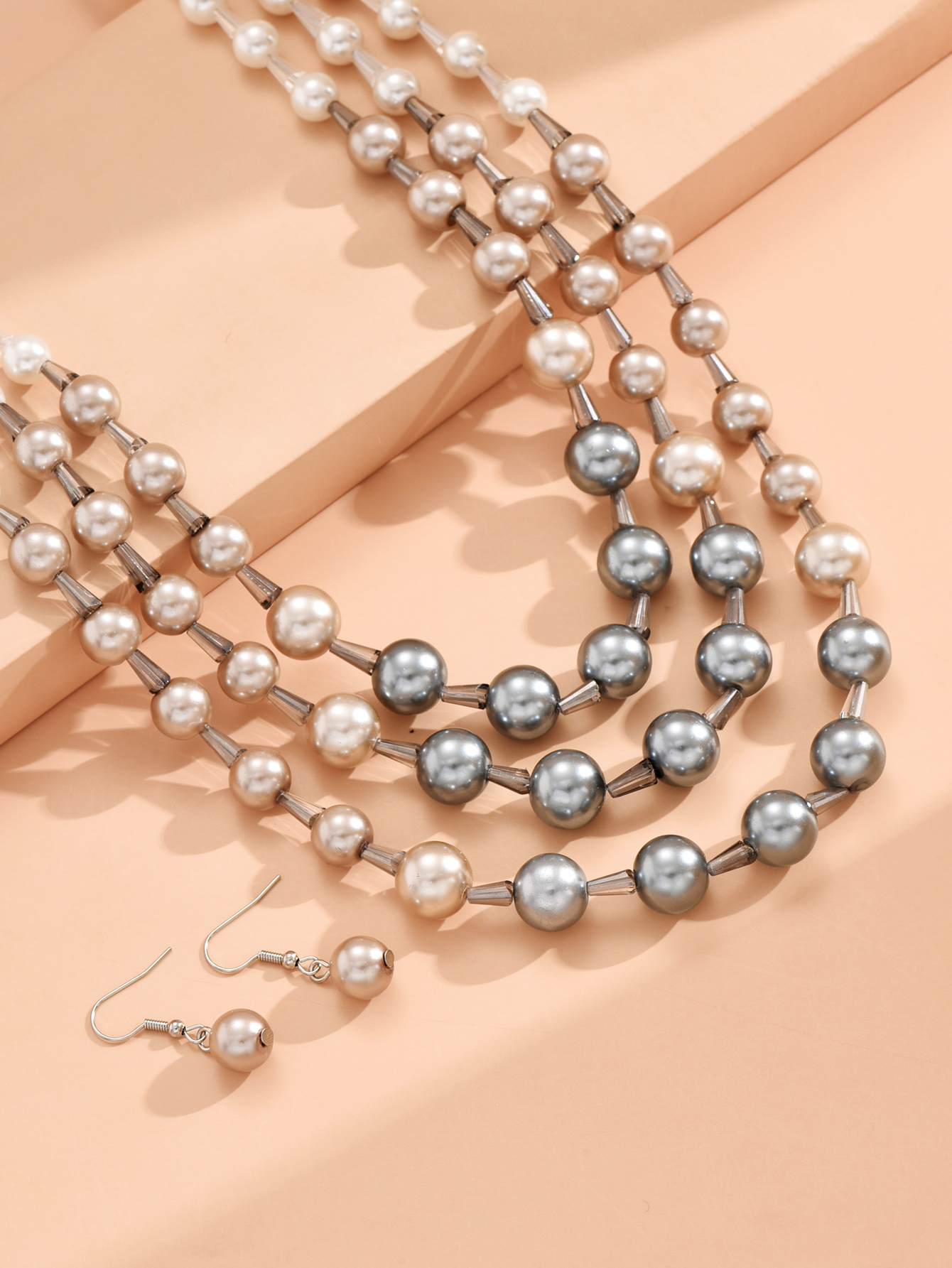 Einfacher Stil Klassischer Stil Runden Kunststoff Perlen Frau Schmuck-set display picture 7